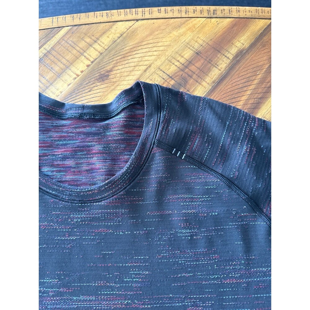 Lululemon Metal Vent Tech 2.0 Chroma Check Short Sleeve Shirt Black Red XL